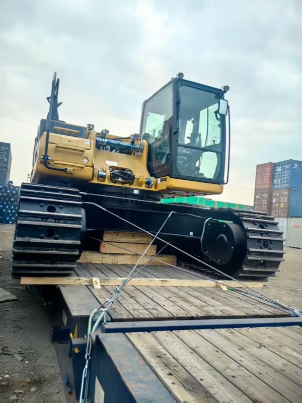 Front view of the loaded machine.